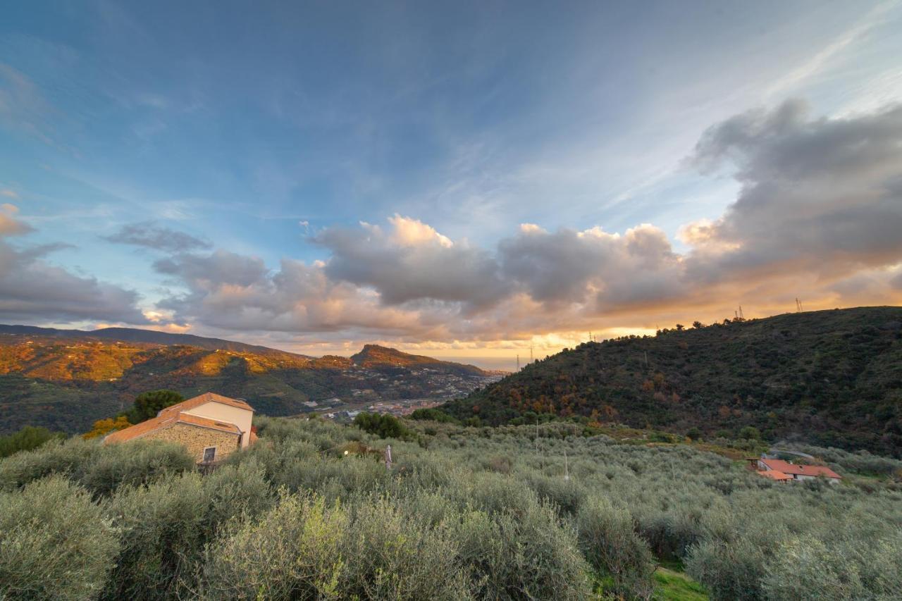 Agriturismo C'Era Una Volta Camporosso  Exterior photo